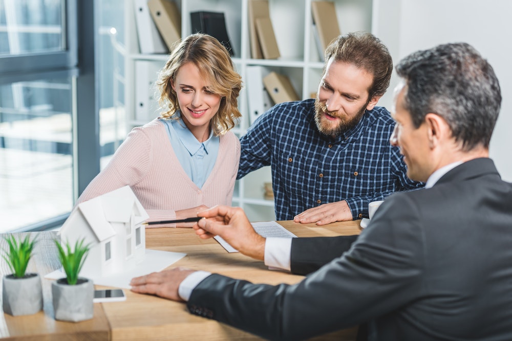 Créer une agence immobilière : un parcours semé d'embuches mais prometteur